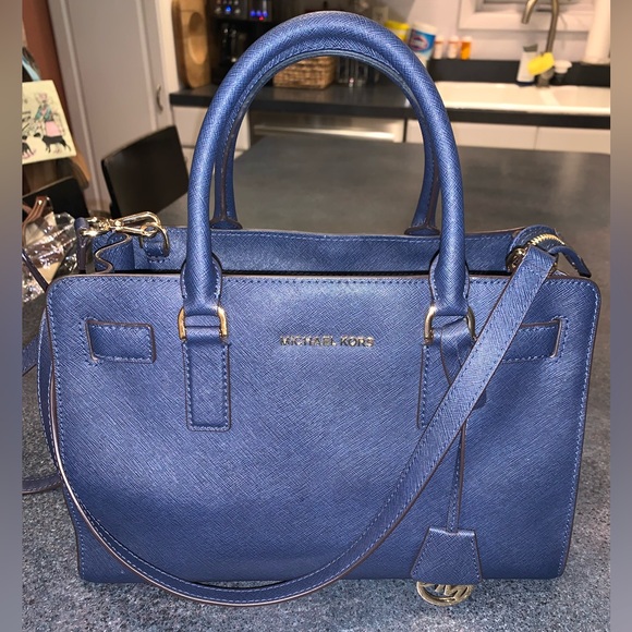 Michael Kors bag - Picture 1 of 3